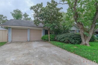 Building Photo - 7413 Heilig Rd