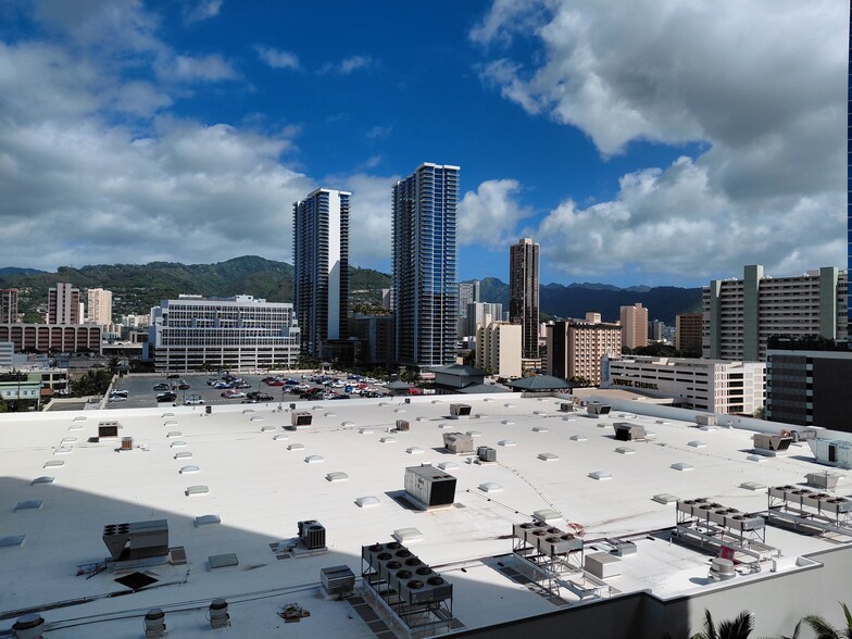 Building Photo - 1388 Kapiolani Blvd