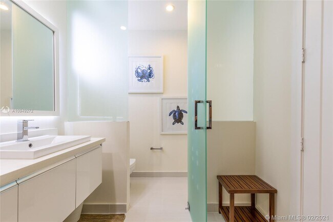 Building Photo - 6611 NW 105th Pl