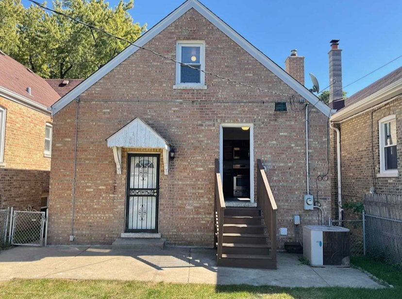 Building Photo - 3542 Wesley Ave
