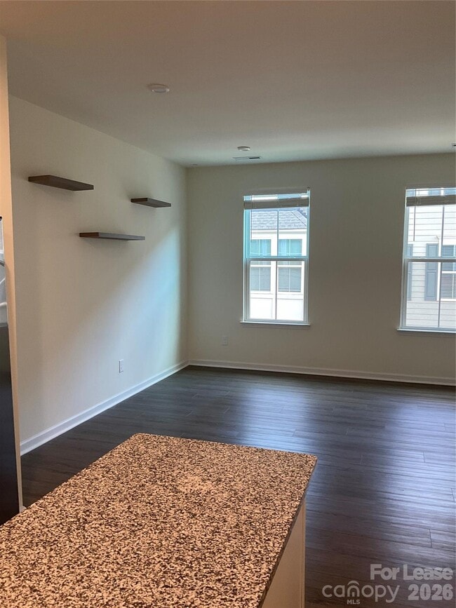 Building Photo - 6222 Cleburne Ct
