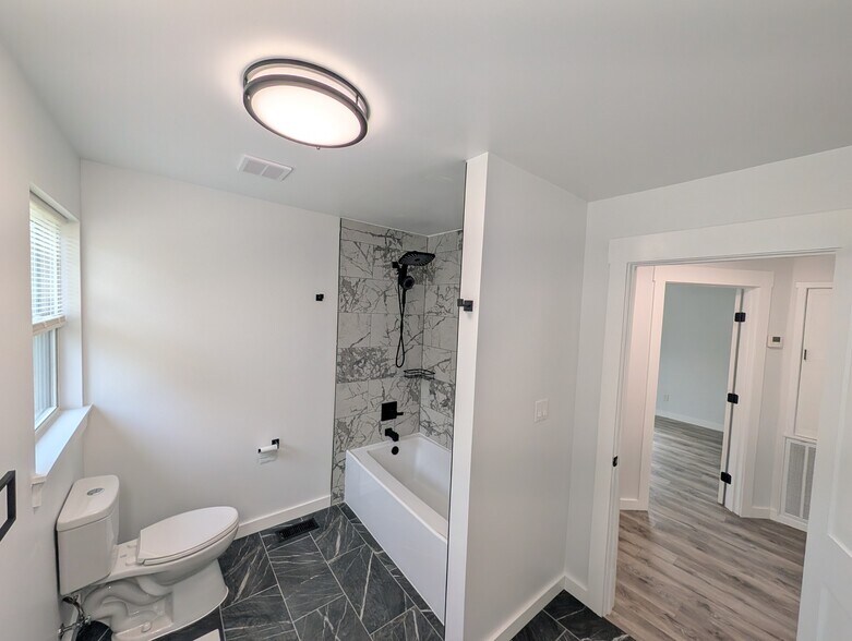 Building Photo - 333 Corinth Rd