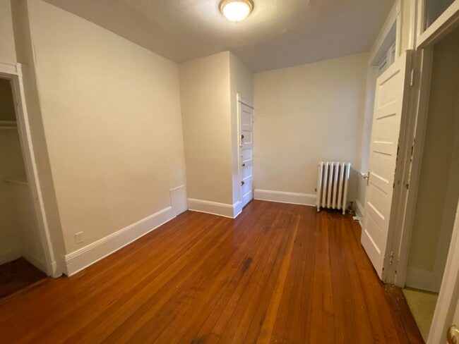 Building Photo - 1736 Beacon St