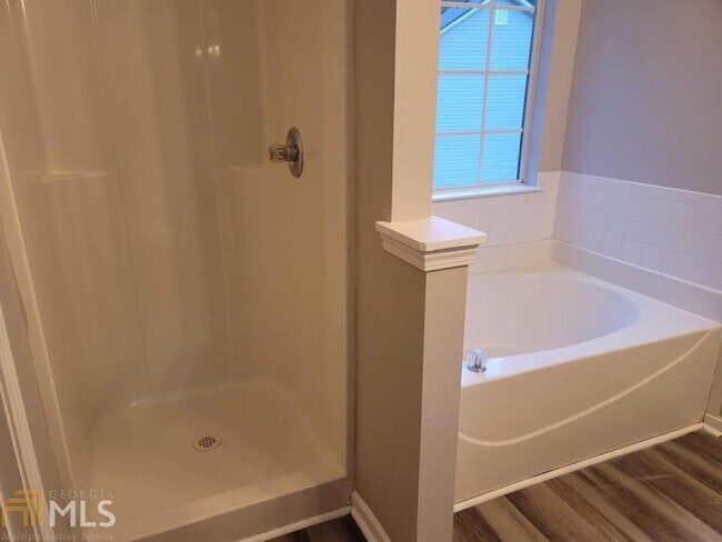 Building Photo - 4 bedroom in Atlanta GA 30349