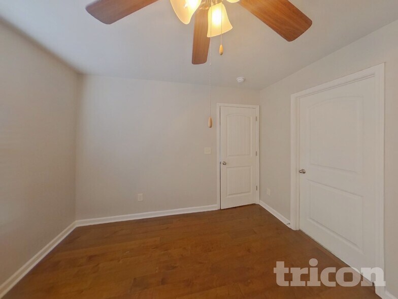 Building Photo - 5959 Wolf Creek Dr