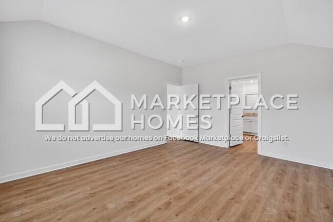 Building Photo - 3050 Rosalee Ln