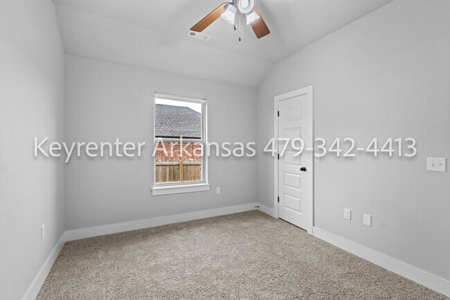Building Photo - 800 Fallon St