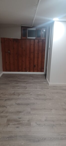 Building Photo - 240 N Cottage St