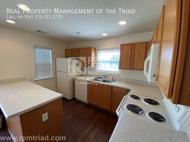 Building Photo - *Move In Special* $250 OFF MOVE IN SPECIAL...