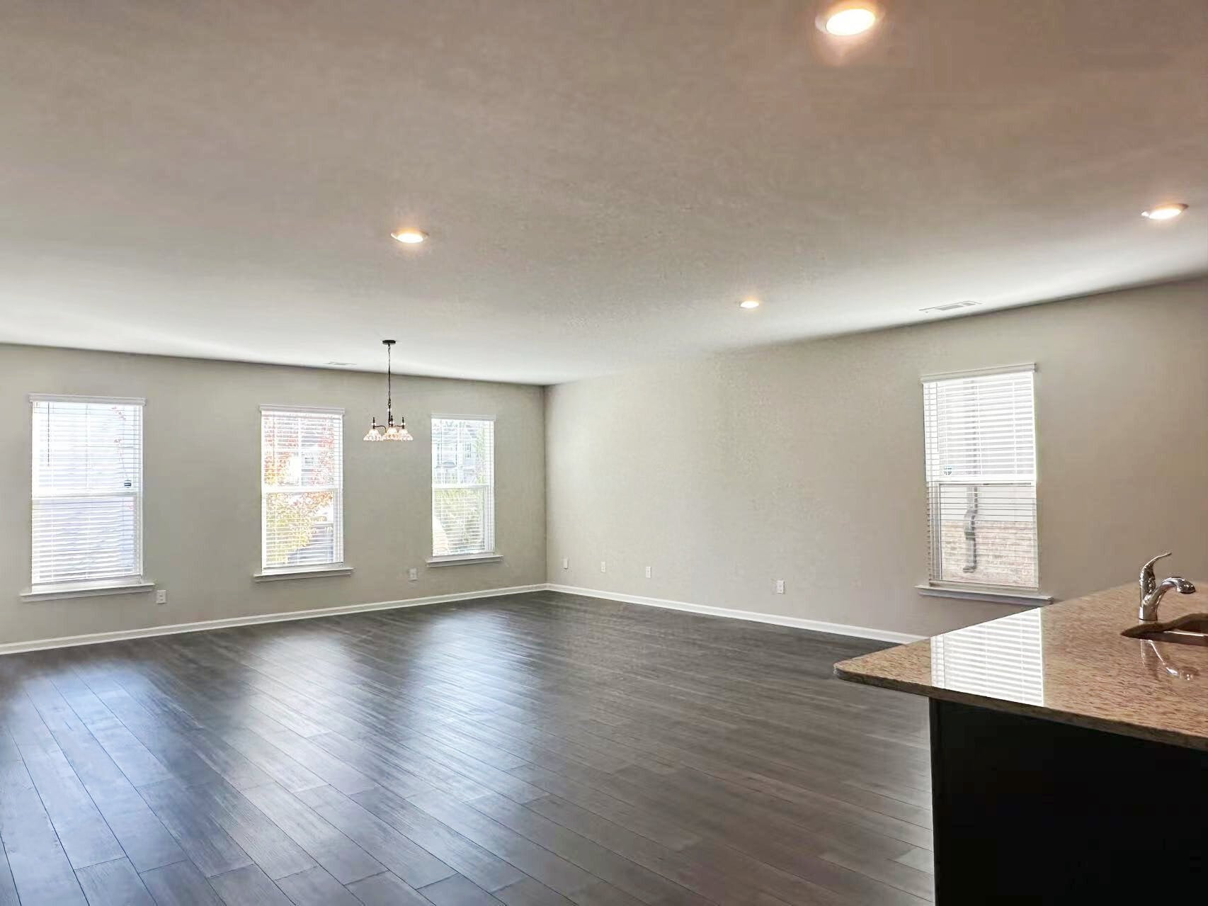 Building Photo - 4372 Grosbeak Dr