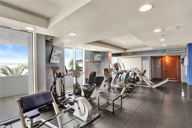 Building Photo - 7910 Harbor Island Dr