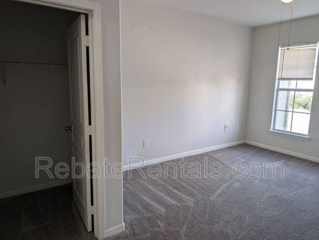 Building Photo - 8290 Gate Pkwy W