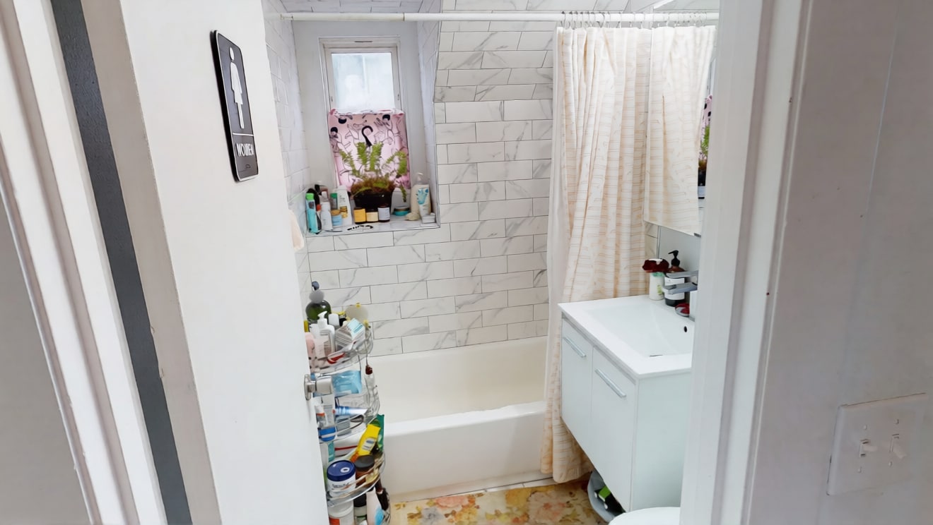 Building Photo - 22 Murdock St