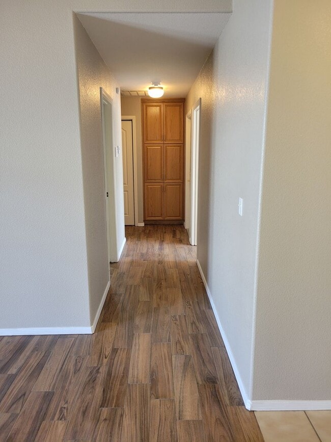 Building Photo - Beautiful 3 bedroom/2 Bath Home!