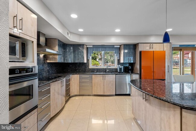 Building Photo - 509 Long Ln