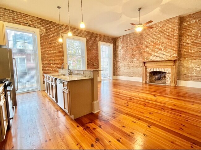 Building Photo - 800 St Charles Ave