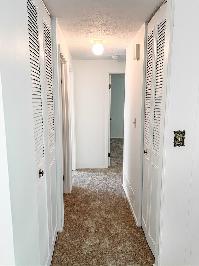 Building Photo - 136 Old Gate Rd