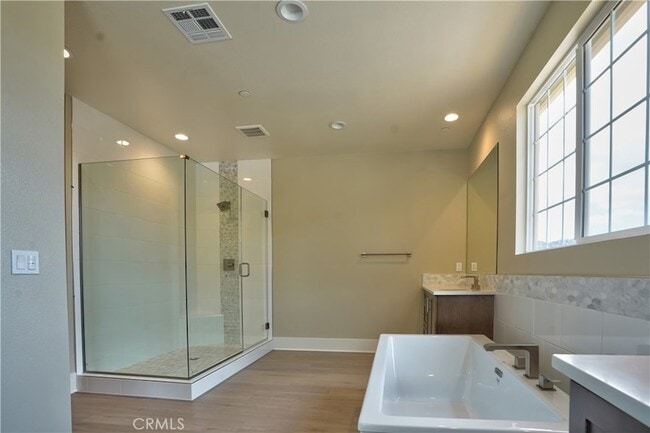 Building Photo - 6544 Canyon Oaks Dr