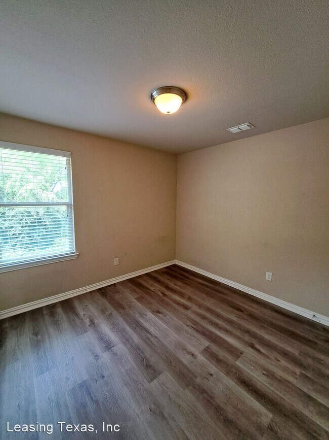 Building Photo - 3 br, 2.5 bath House - 749 River Hill Ln.