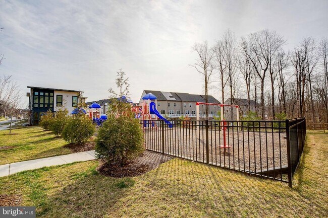 Building Photo - 141 Capital Ct