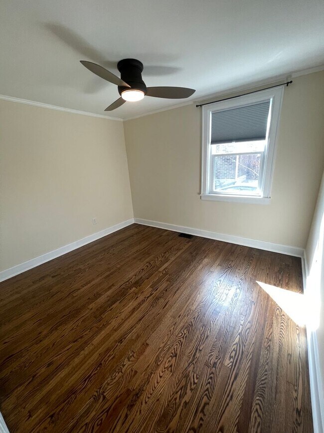 Building Photo - East Nashville!