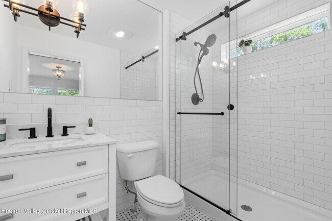 Building Photo - 32 Maurizi Ln