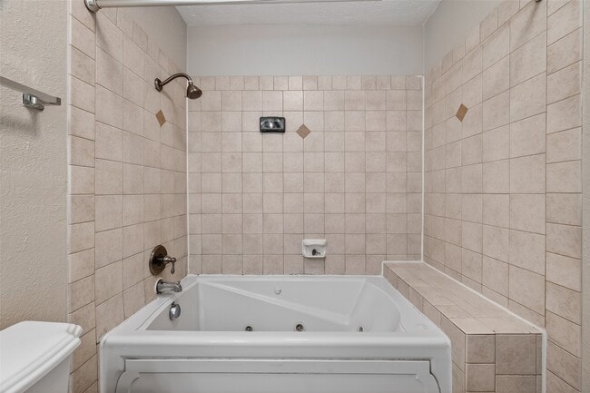 Building Photo - 14034 Lourdes Dr