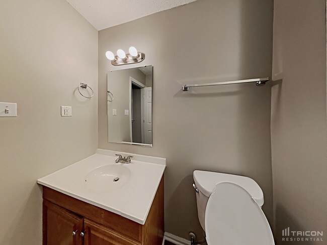 Building Photo - 839 Lundy Ln