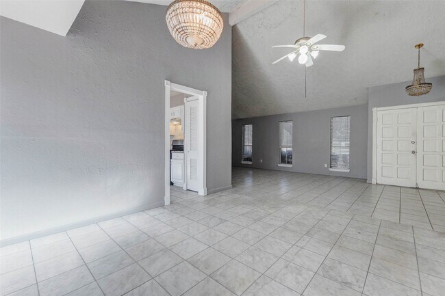 Building Photo - 12702 Fern Forest Dr