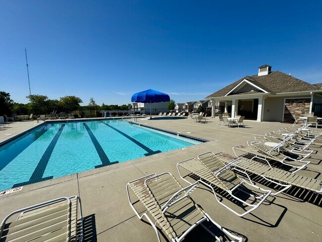 Building Photo - Beautiful 5BR/3BA Home in Roberta Ridge