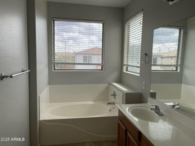 Building Photo - 3117 S Southwind Dr