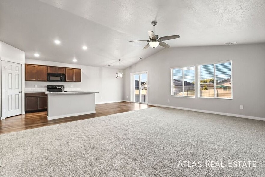 Building Photo - 1806 E Eddington St