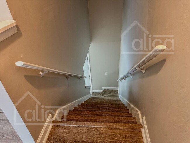 Building Photo - 3282 Oak Lake Pl