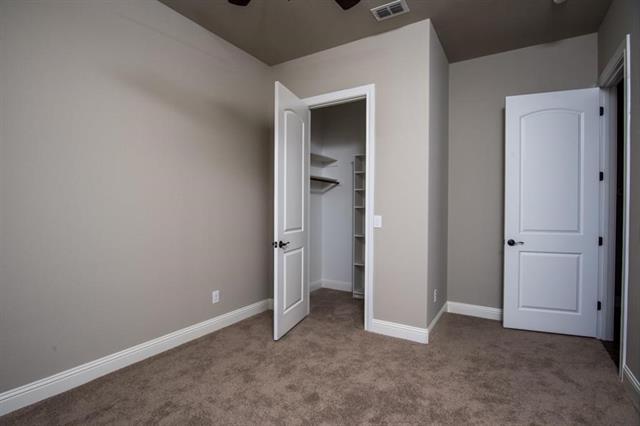 Building Photo - 301 Oar Wood Dr