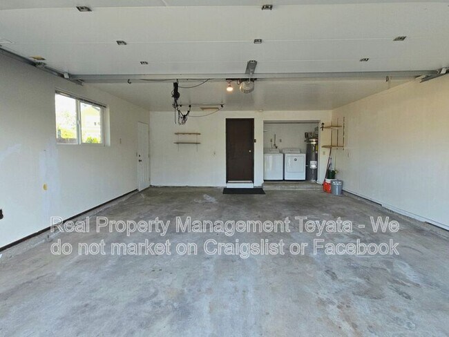Building Photo - 1453 Hillspring Rd