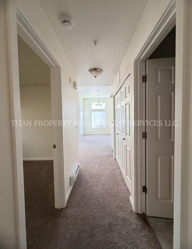 Building Photo - Charming 2-Bed, 2-Bath Townhouse in Tigard - Perfect Blend of Comfort and Convenience!
