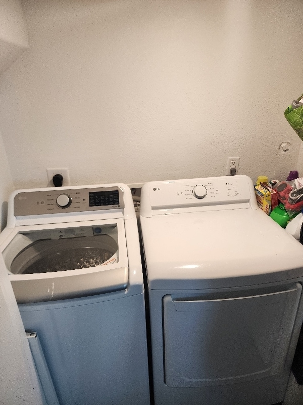 Building Photo - 5212 Ina St