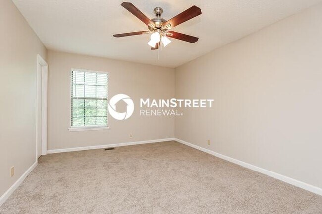 Building Photo - 4 Bedroom Pet-Friendly Home in GOODLETTSVILLE, TN with Main Street Renewal