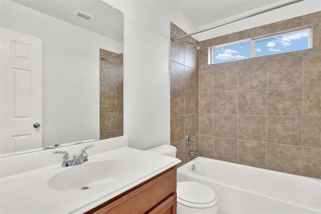 Building Photo - 13476 Mondovi Dr