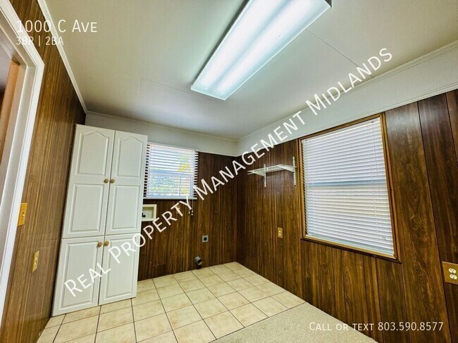 Building Photo - 1000 C Ave