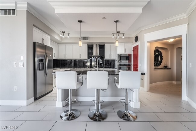 Building Photo - 2555 Hampton Rd