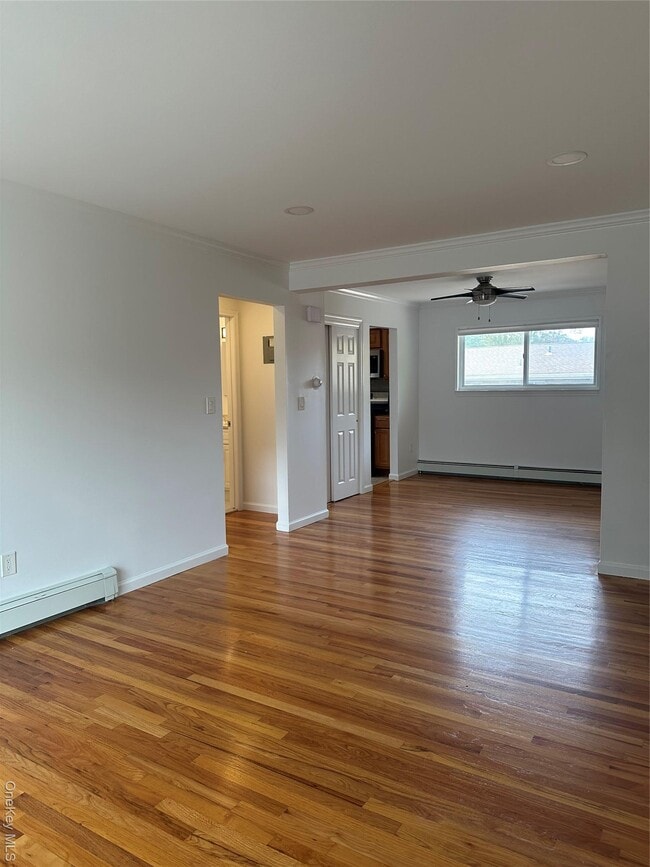 Building Photo - 12 Central Dr