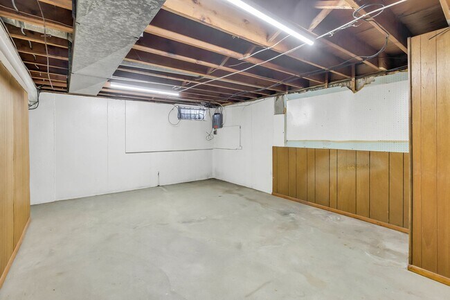 Building Photo - Charming 3-Bedroom Rental Home in Austintown