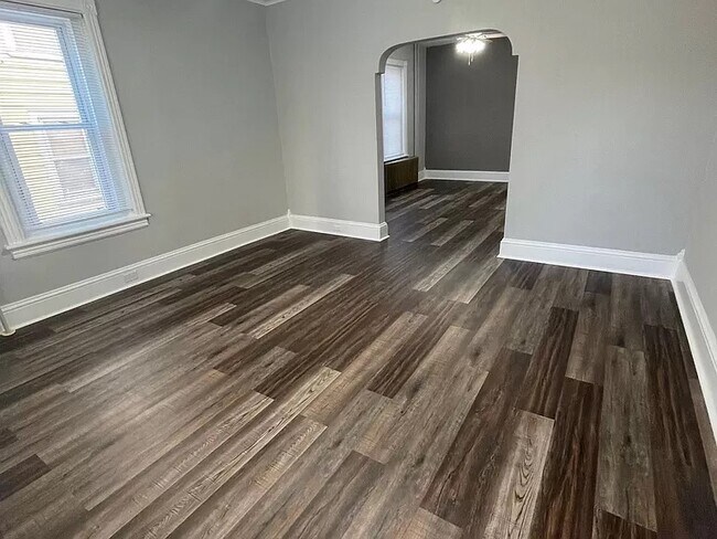 Building Photo - 47 W 17th St