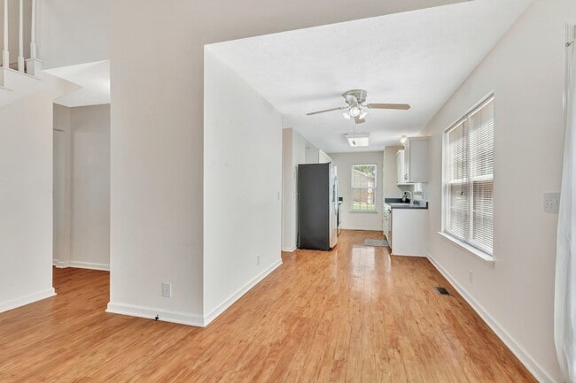Building Photo - One acre lot with first floor suite in bea...
