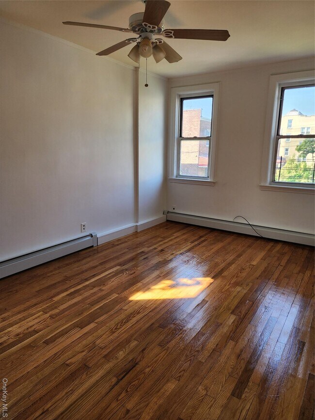 Building Photo - 1609 Colden Ave