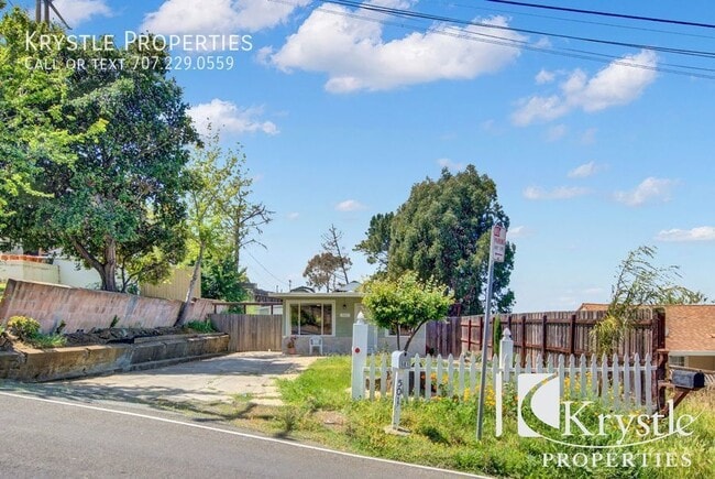Building Photo - Lovely bungalow in the beautiful, rural co...