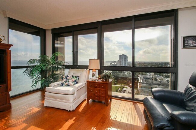 Building Photo - 3301 Bayshore Blvd
