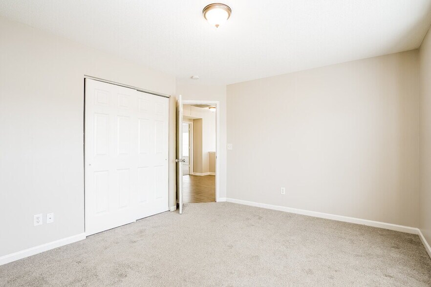 Building Photo - 3112 Olustee Dr