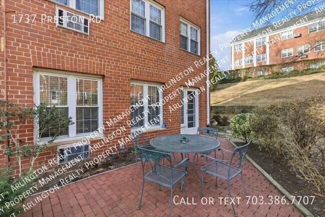 Building Photo - 1737 Preston Rd